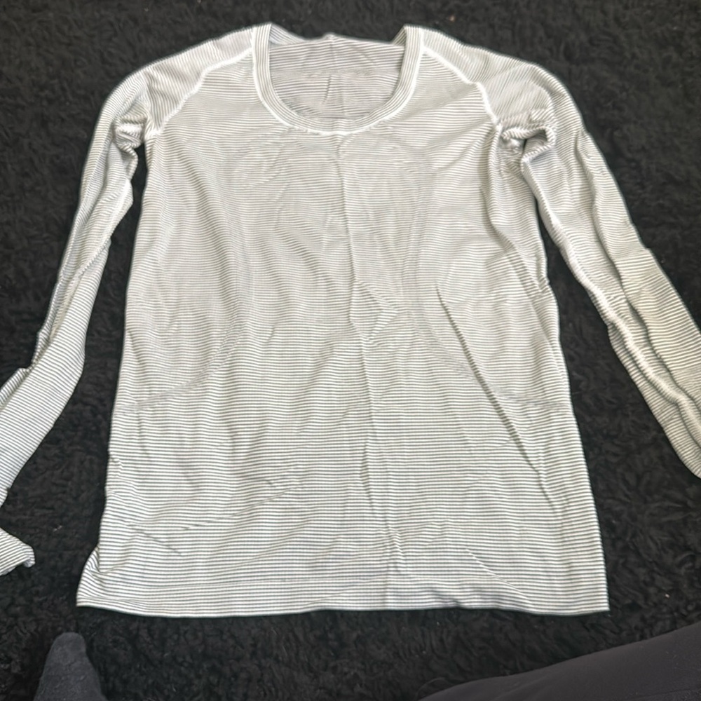 lululemon swiftly tech long sleeve black and white stripe size 8